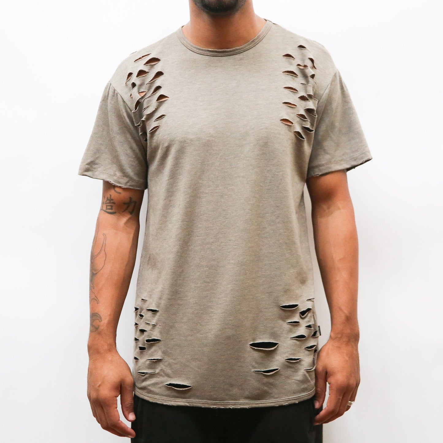 TAUPE SCISSOR DISTRESSED TEE